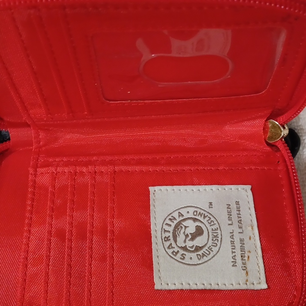 EUC WOMENS WRISTLET